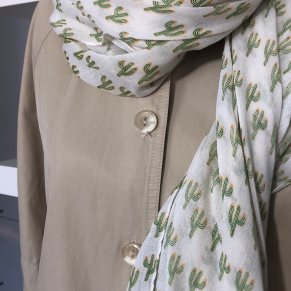 Initial jacket - Picture 4 of 13